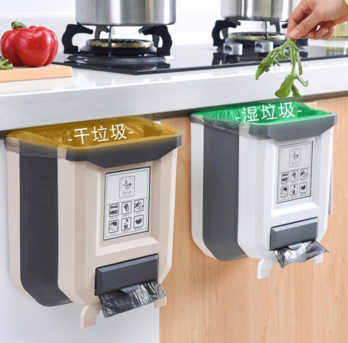 باسكت قمامة سيلكون متحرك ا
Silicone Trash Bin with Roll
Holder