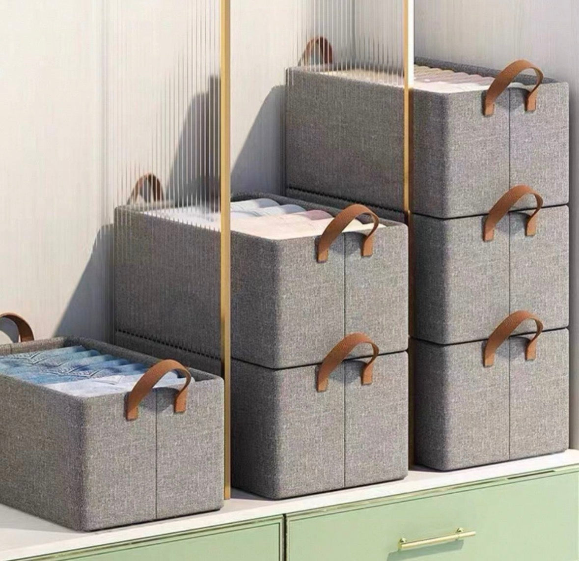 منظم الملابس في الدريسينج ا
Dressing Clothes Organizer
Box