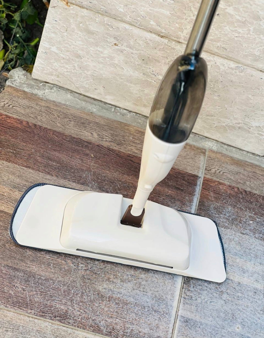 ب مساحه بخاخ ولمامه السجاد
in-1 Spray Mop &-2 | 1x2
Carpet Squeegee