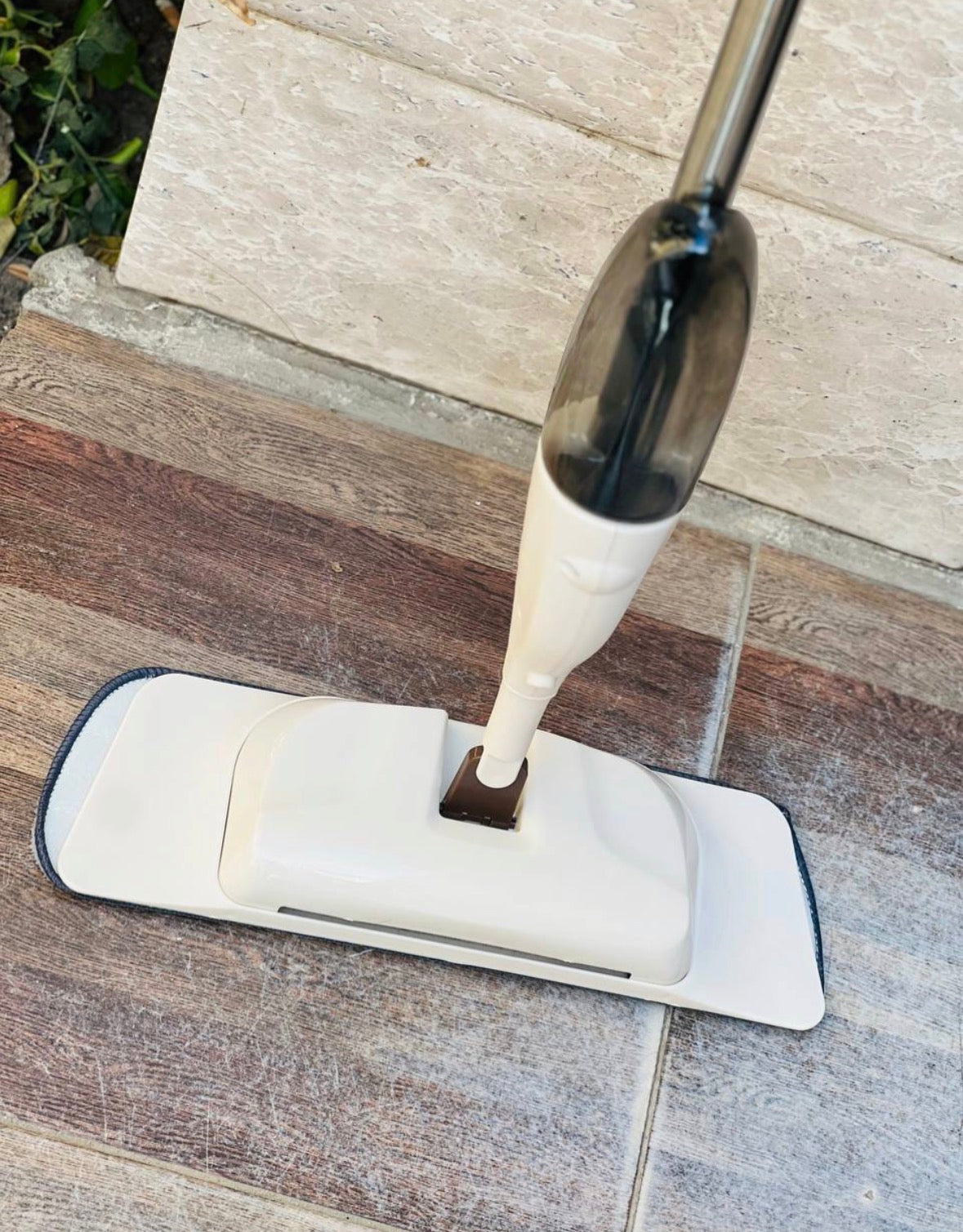 ب مساحه بخاخ ولمامه السجاد
in-1 Spray Mop &-2 | 1x2
Carpet Squeegee