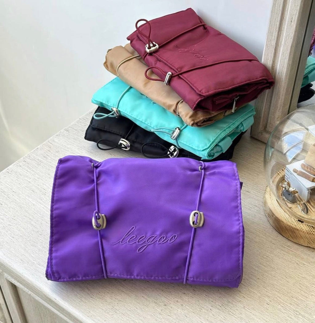 شنطة مكياج رول آند جو | Roll
& Go Makeup Bag